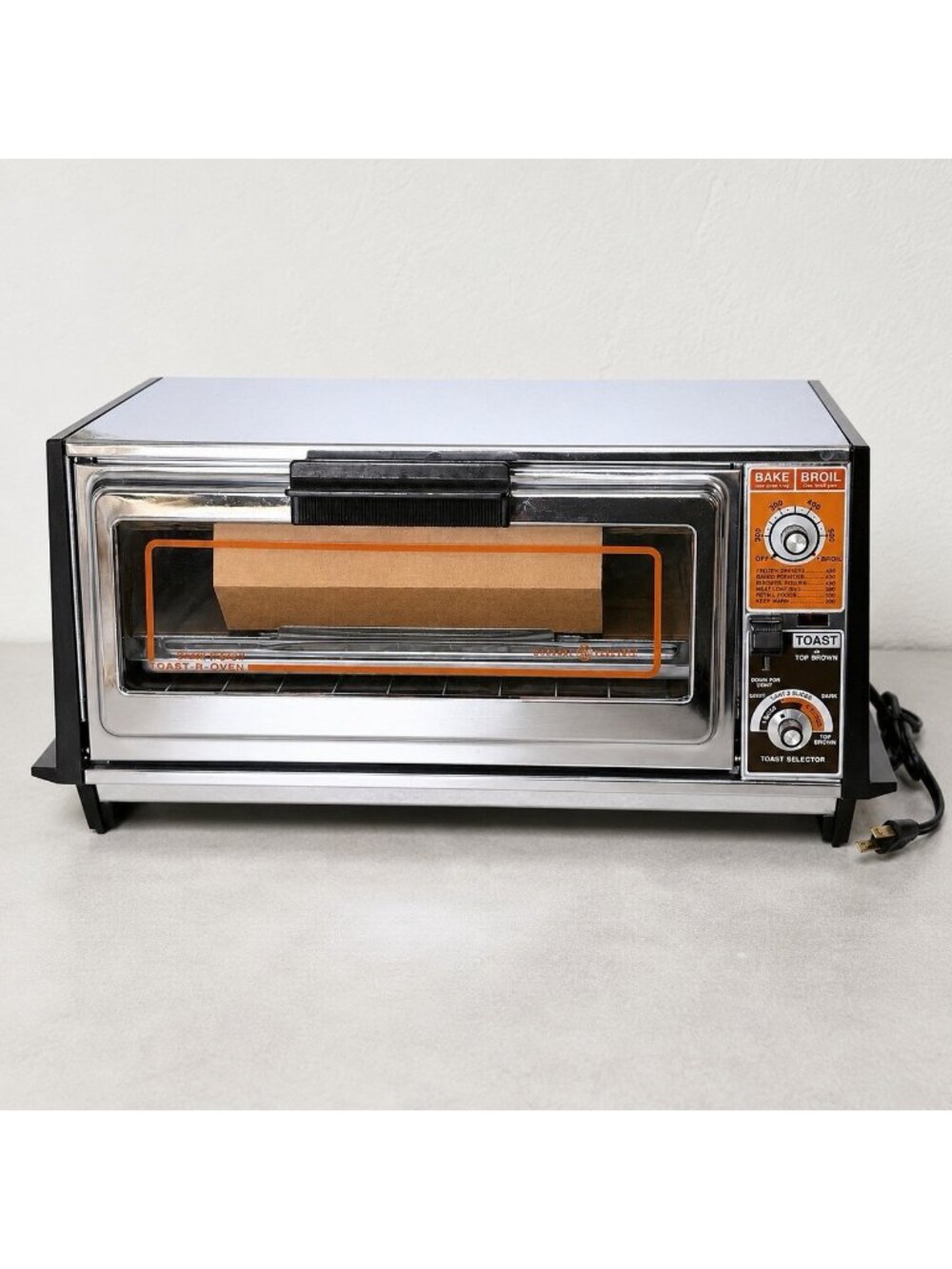 VTG 1970s GE General Electric Toast-R-Oven T26 Series Chrome Faux Wood UNUSED